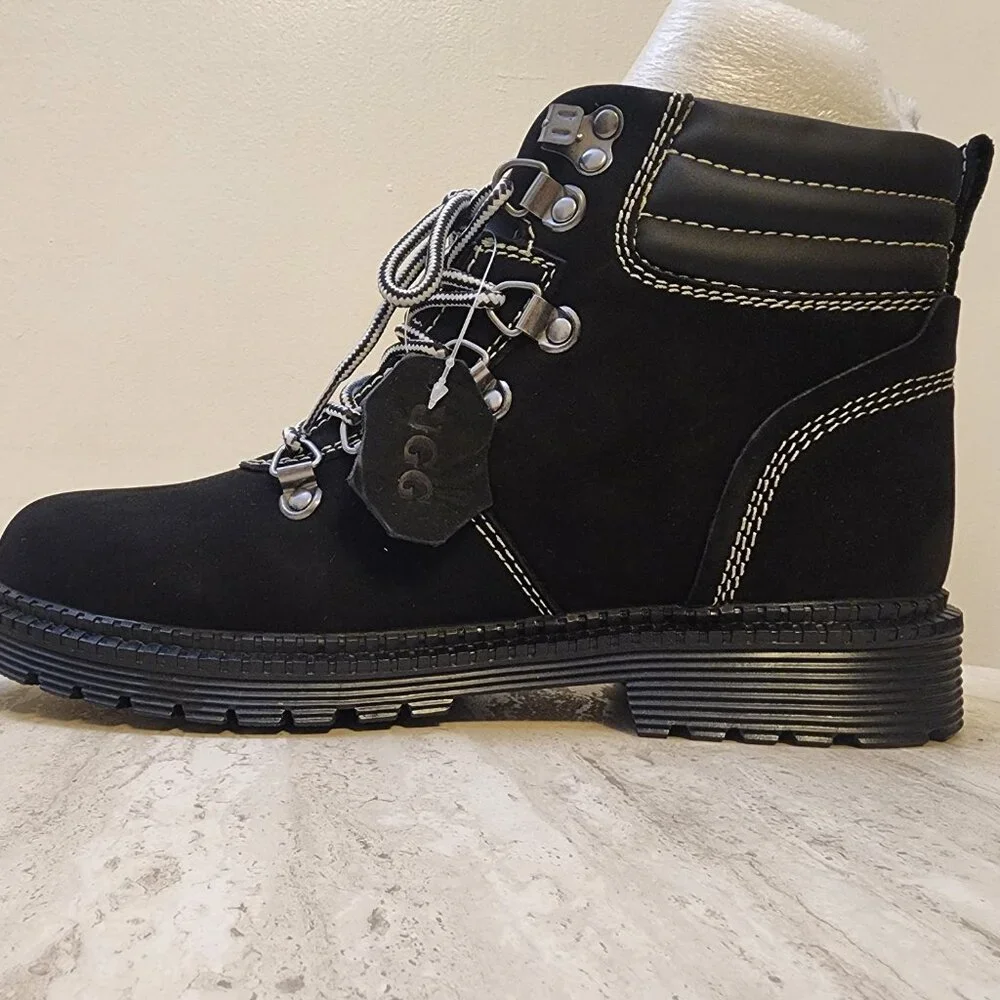 UGG Australia M Martin Black , size 8.5 - Picture 7 of 10